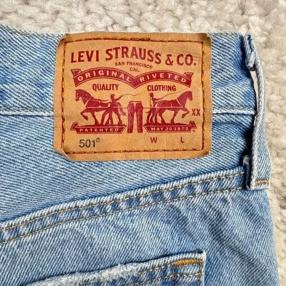 Levi's 501 High Rise Shorts Weak In The Knees Light Wash - Picture 8 of 13